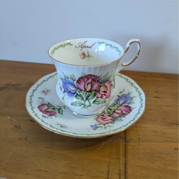 Queens Bone China April Sweet Pea Teacup & Saucer Floral Design England - Picture 1 of 12